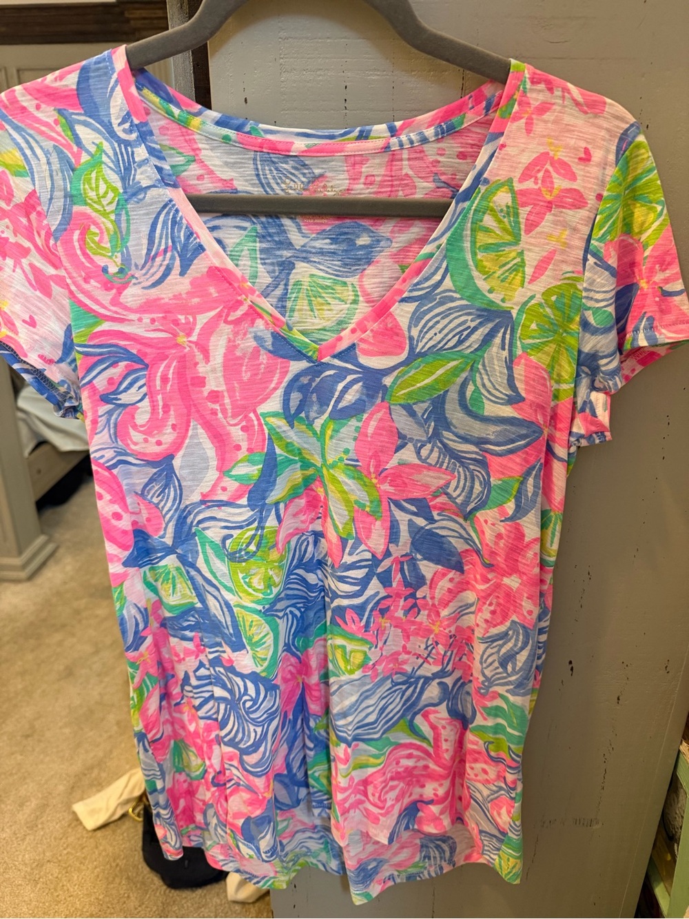 Lilly Pulitzer Pink Blue Green Floral V-Neck Tee
